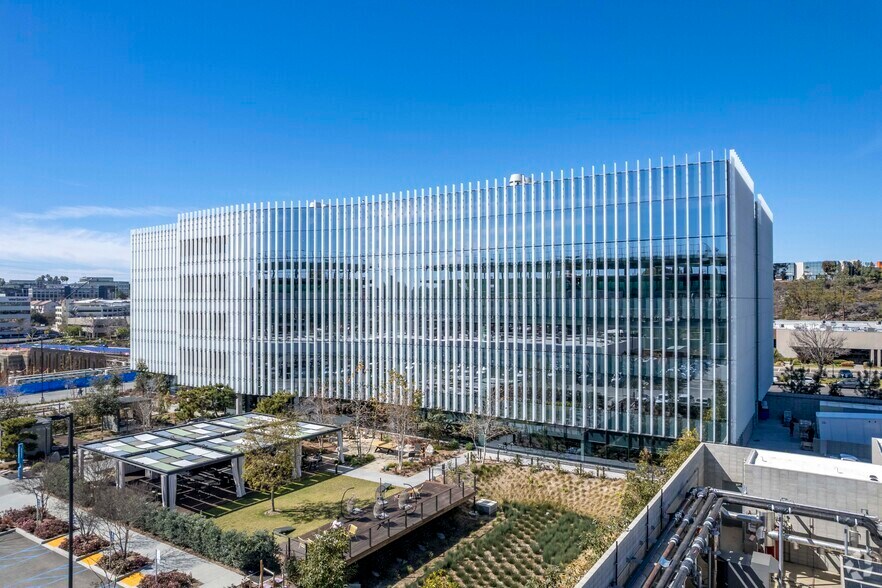 More Photos Of 10055 Barnes Canyon Rd, San Diego Research And Development For Lease