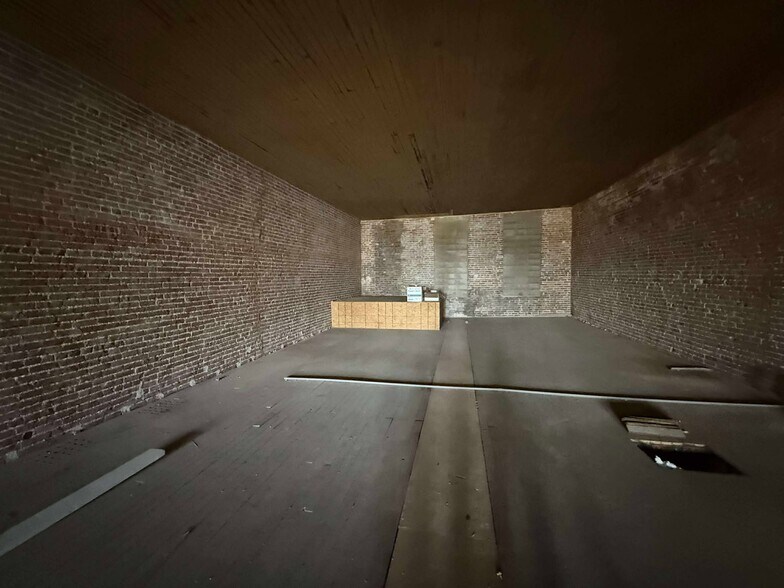 More Photos Of 108 Dewey Ave, Poteau Storefront Retail Office For Sale