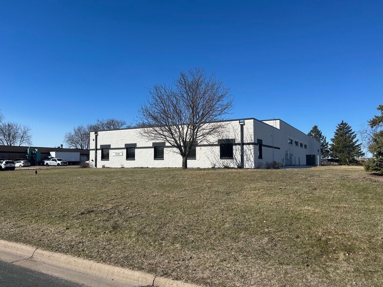 More Photos Of 10760 NE Mankato St, Blaine Manufacturing For Sale