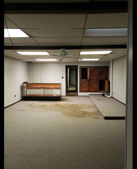 More Photos Of 133 E High St, Pottstown Storefront Retail Residential For Lease