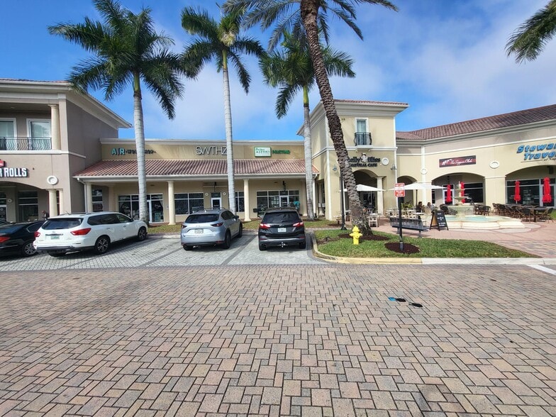 More Photos Of 2355 Vanderbilt Beach Rd, Naples General Retail For Lease
