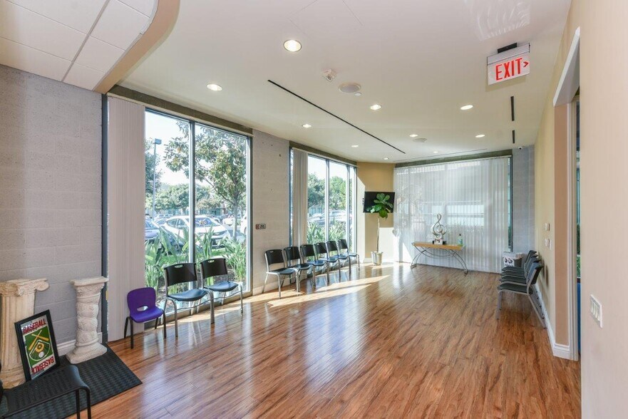 More Photos Of 950 Roosevelt Ave, Irvine Loft Creative Space For Sale
