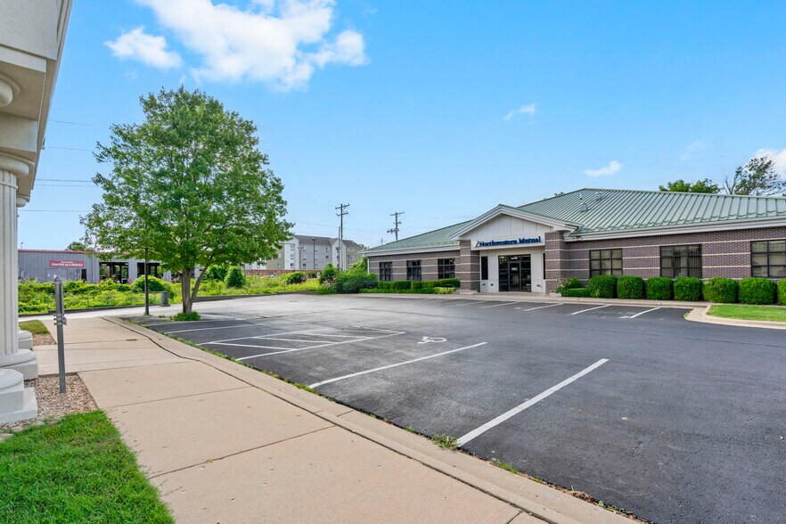 More Photos Of 909 E Republic Rd, Springfield Office For Lease