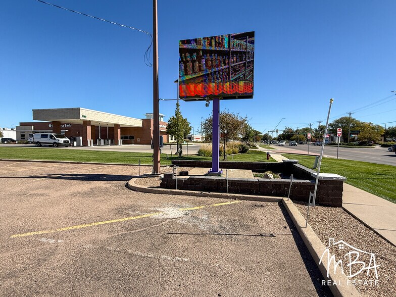 More Photos Of 1505 E Kansas Ave, Garden City Restaurant For Sale