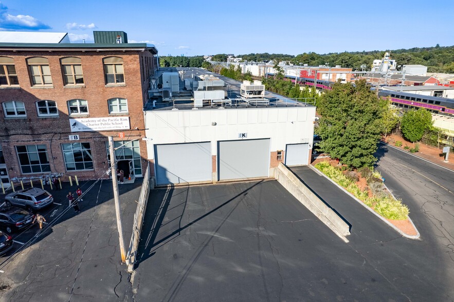 More Photos Of 1 Westinghouse Plz, Hyde Park Service For Lease