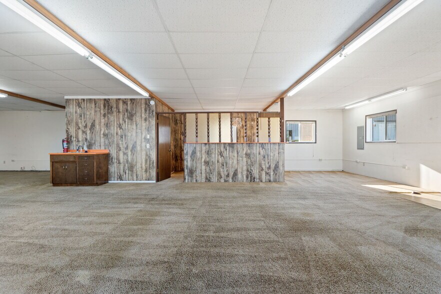 More Photos Of 503 S 3rd Ave, Sequim Flex For Lease