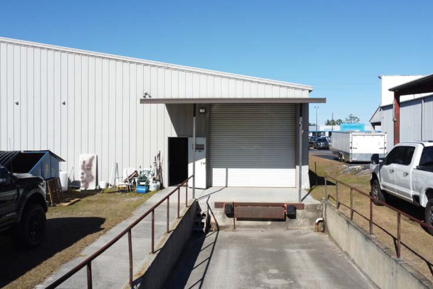 More Photos Of 1975 Commerce Dr, Kingsland Freestanding For Sale