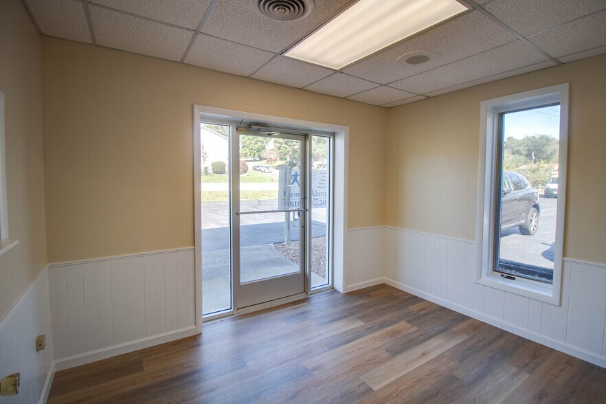 More Photos Of 202 W Main St, Glen Carbon General Retail For Sale