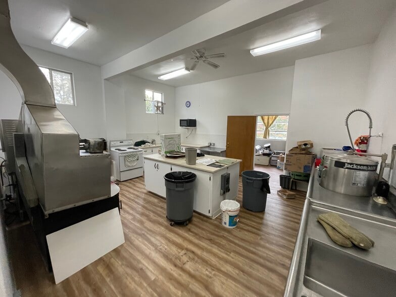 More Photos Of 725 Shipping St NE, Salem Lodge Meeting Hall For Sale