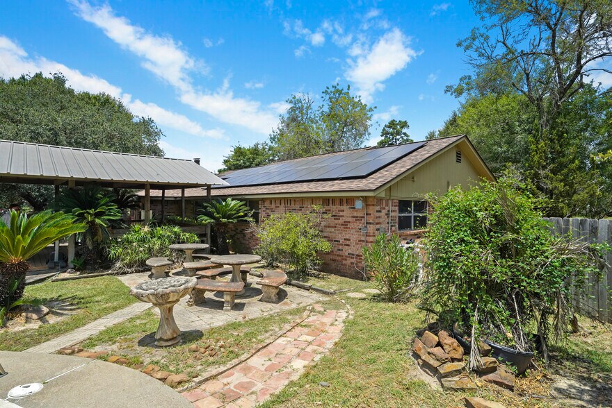 More Photos Of 19493 Keenan Cut Off Rd, Montgomery Office Residential For Sale