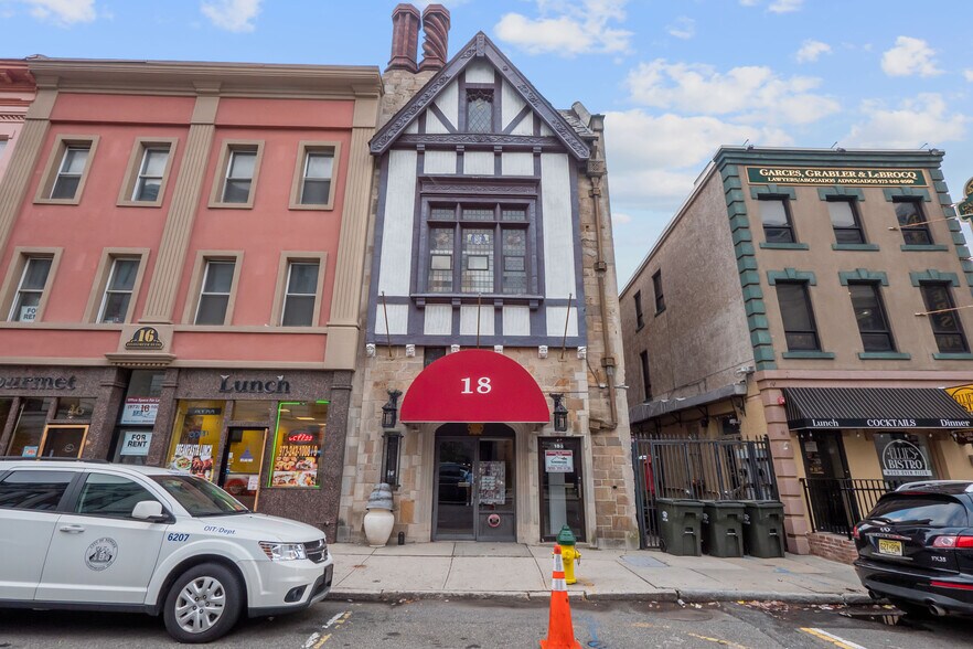 More Photos Of 18 Green St, Newark Storefront Retail Office For Lease