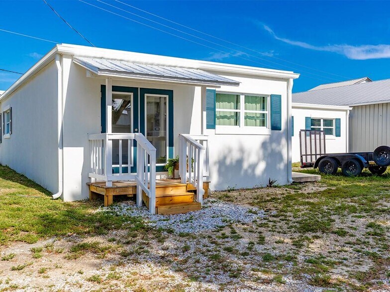 More Photos Of 1708 Old Dixie Hwy, Vero Beach General Retail For Sale