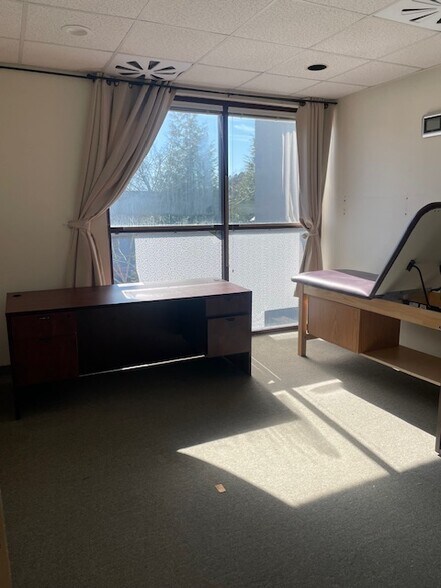 More Photos Of 930 Martin Luther King Jr Blvd, Chapel Hill Office For Lease