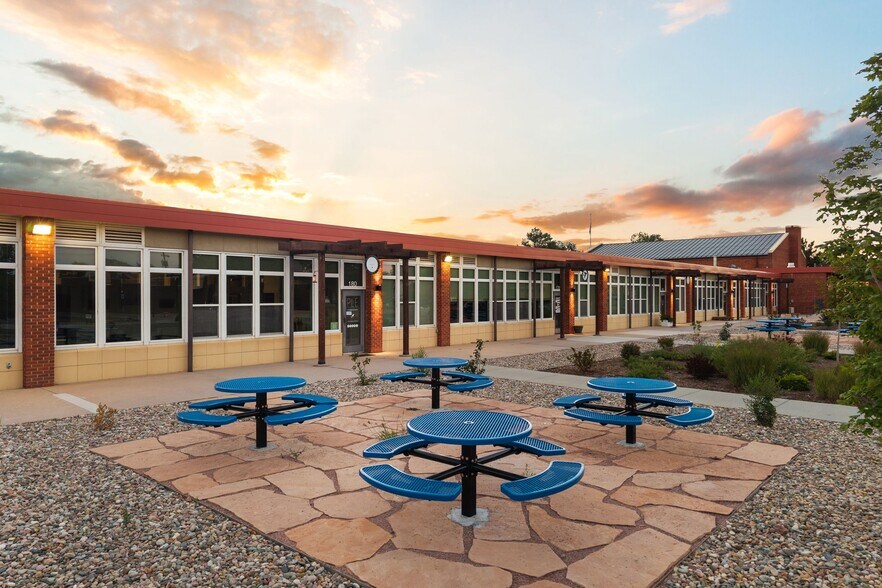 More Photos Of 2727 N Cascade Ave, Colorado Springs General Retail For Lease