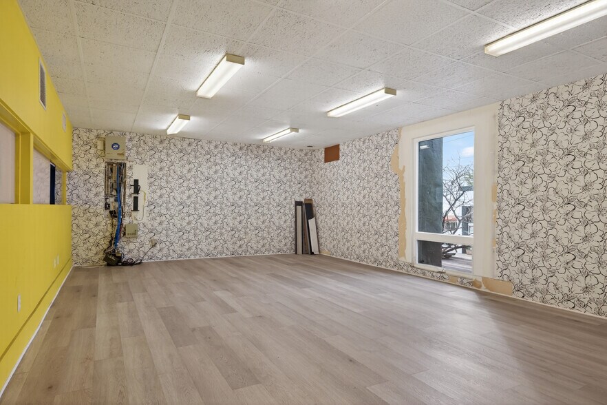 More Photos Of 1895 E Main St, Ventura General Retail For Sale