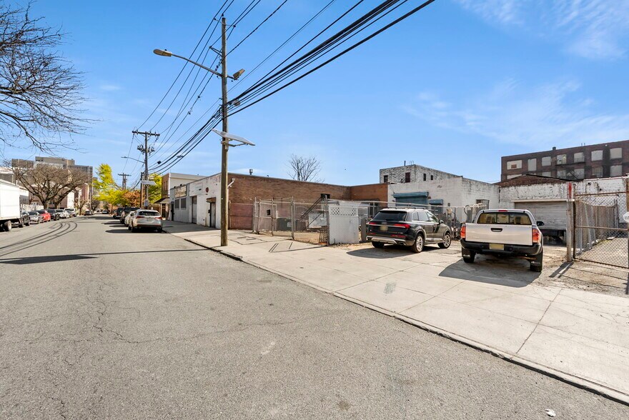 More Photos Of 116-130 Orchard St, Newark Warehouse For Sale