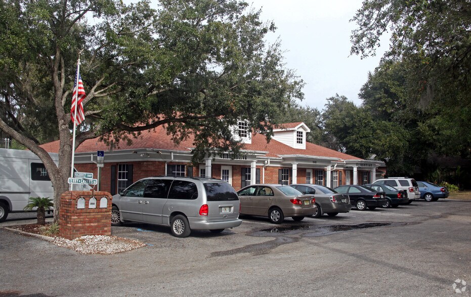 Primary Photo Of 1532 Oakfield Dr, Brandon Office For Lease