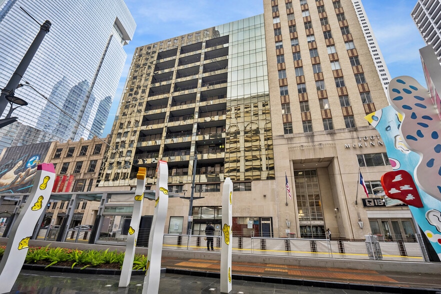 More Photos Of 917 Main St, Houston Apartments For Sale