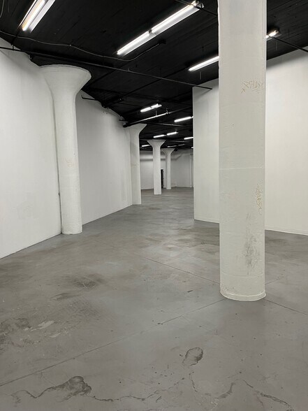 More Photos Of 1922 E 7th Pl, Los Angeles Light Manufacturing For Lease
