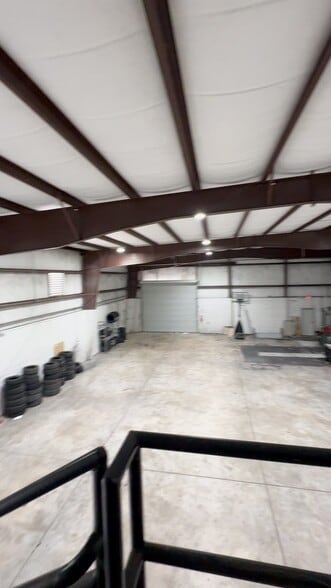 Primary Photo Of 5909 E Anno Ave, Orlando Auto Repair For Lease