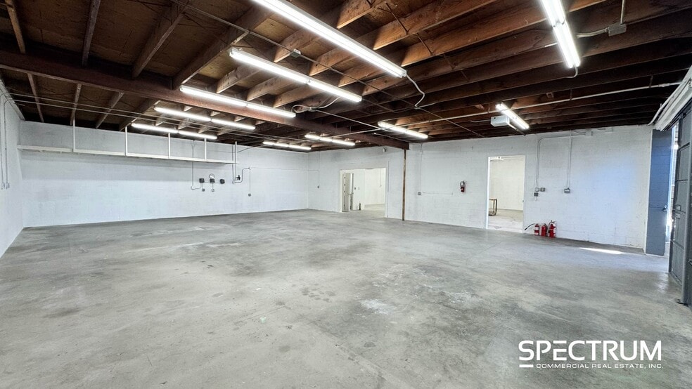 More Photos Of 16021 Arminta St, Van Nuys Warehouse For Sale