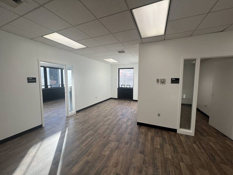 More Photos Of 275 Portsmouth Ave, Stratham Light Manufacturing For Lease