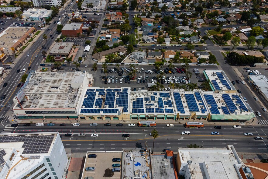 Primary Photo Of 8200-8252 Van Nuys Blvd, Panorama City Unknown For Lease