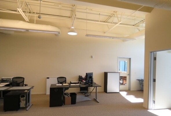 More Photos Of 25030 SW Parkway Ave, Wilsonville Office For Sale