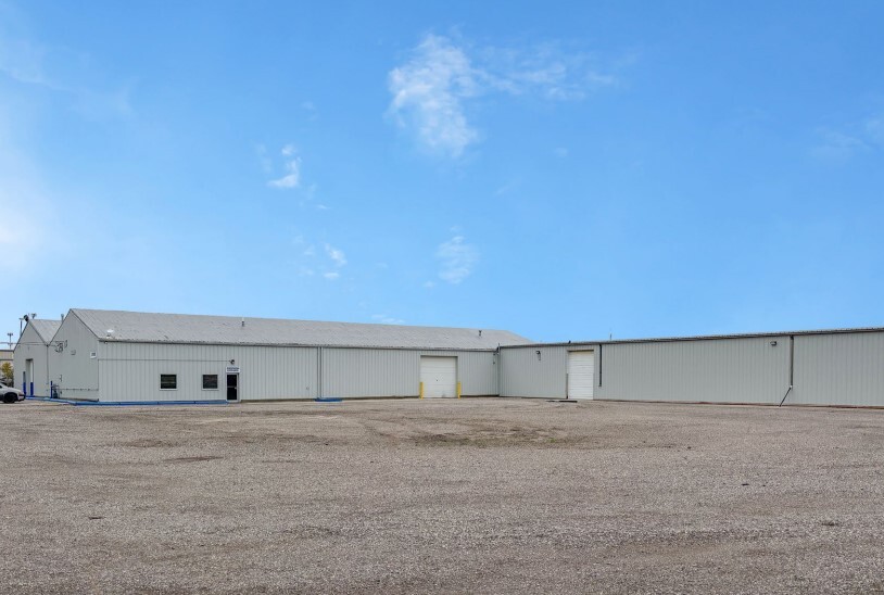 Primary Photo Of 139 29th St E, Saskatoon Warehouse For Lease