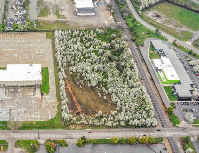 More Photos Of 0 Cloverleaf Street, Columbus Land For Lease