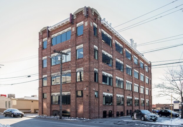 More Photos Of 228 Maple St, Manchester Office For Sale