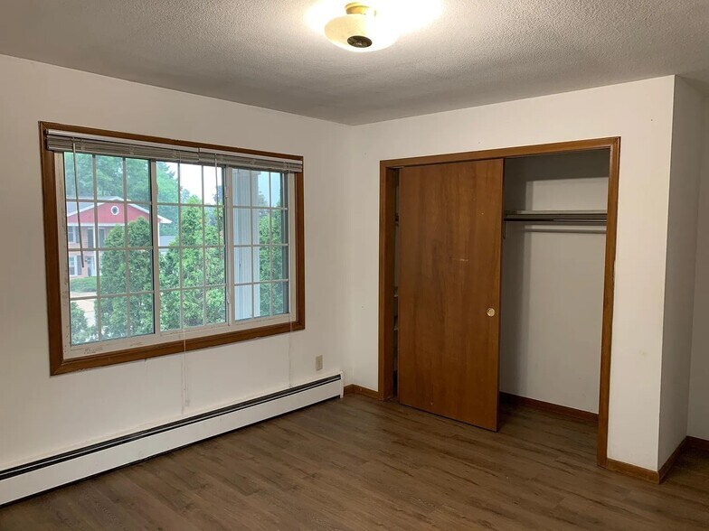 More Photos Of 4001 Mavelle Dr, Edina Apartments For Sale