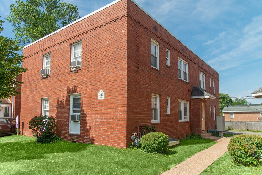 More Photos Of 200-204 S Veitch St, Arlington Apartments For Sale