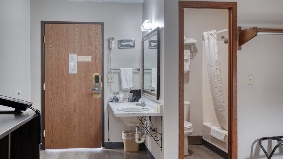 More Photos Of 2600 Whitewood Service Rd, Sturgis Hotel For Sale