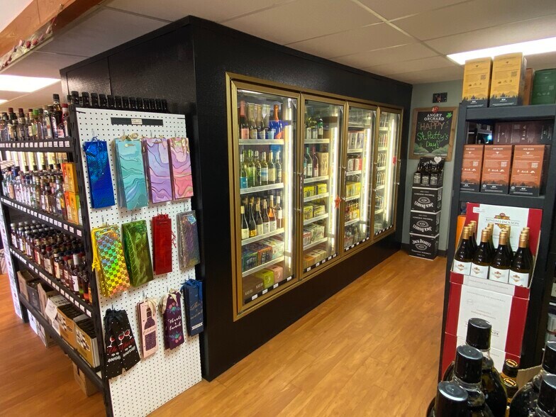 More Photos Of 1430 Cipriani Loop, Monument General Retail For Sale