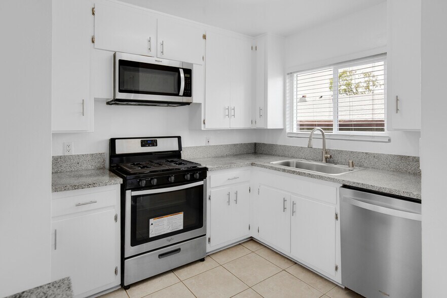 More Photos Of 1936-1938 S Corning St, Los Angeles Apartments For Sale