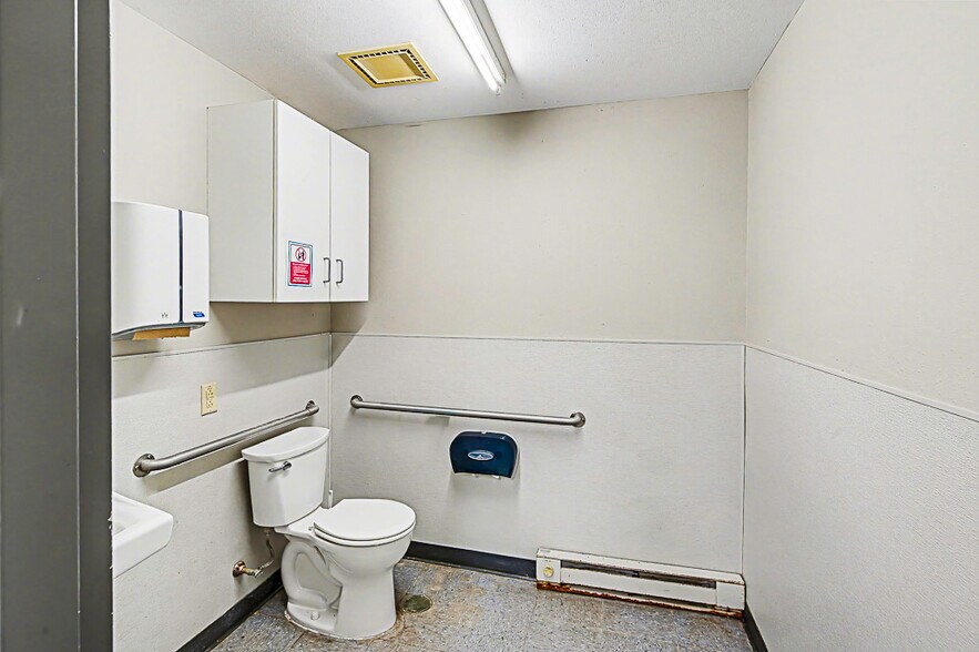 More Photos Of 2906 Washington Blvd, Belpre Medical For Sale