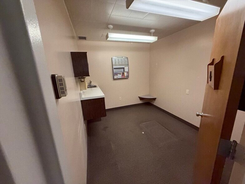 More Photos Of 601 Michigan Ave, Holland Office For Sale