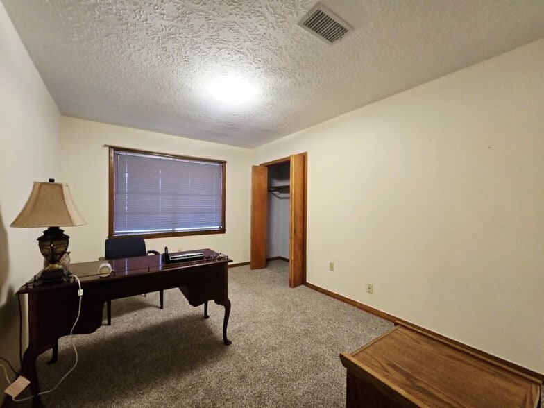 More Photos Of 5930 Killough St, Houston Office For Sale