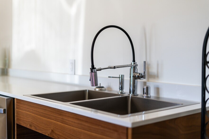 More Photos Of 310 Johnson St, Santa Fe Specialty For Sale