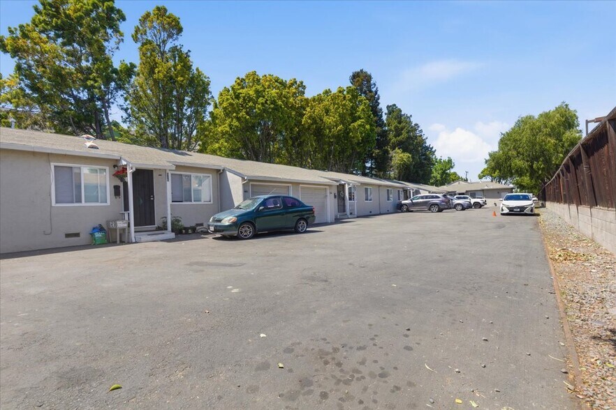 More Photos Of 882-898 W Tennyson Rd, Hayward Apartments For Sale