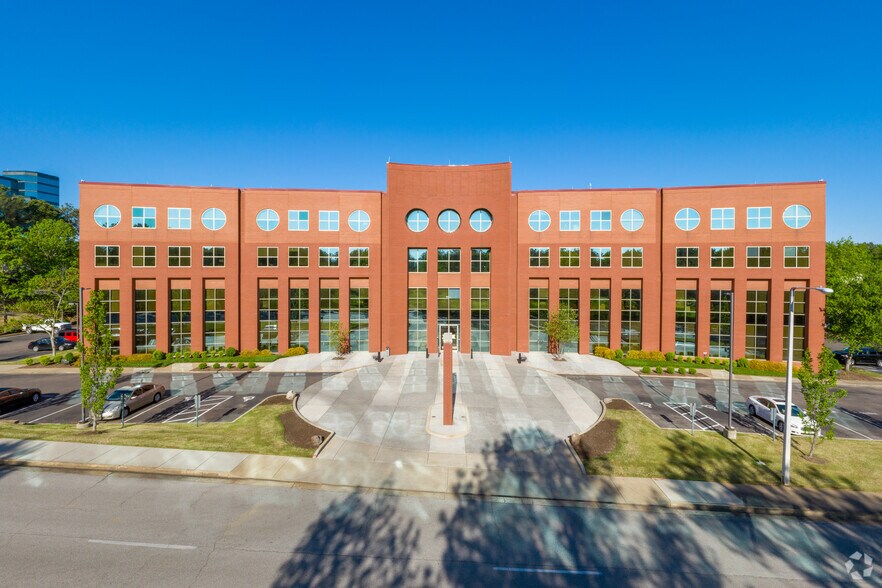 More Photos Of 1661 International Dr, Memphis Office For Lease