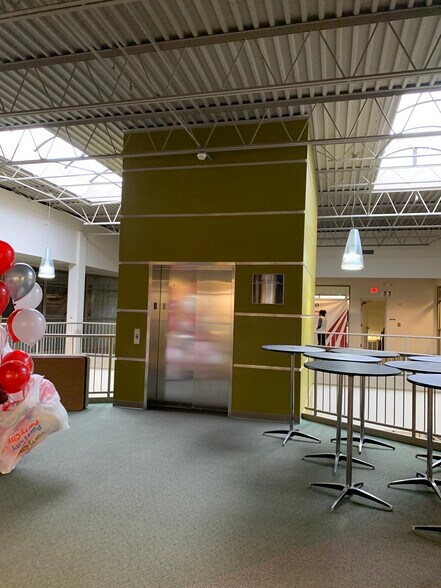 More Photos Of 2001 S First St, Champaign Office For Lease