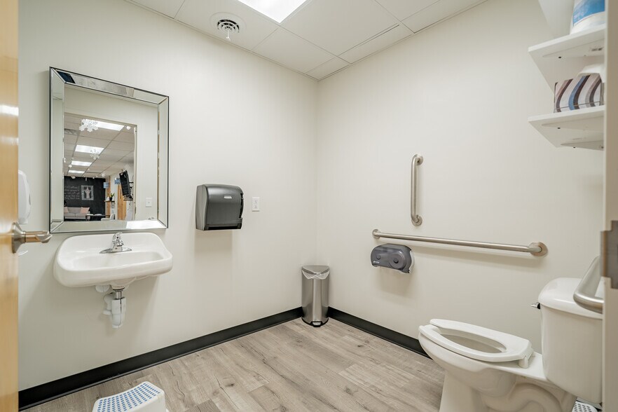 More Photos Of 1331 High Ave, Oshkosh Religious Facility For Sale