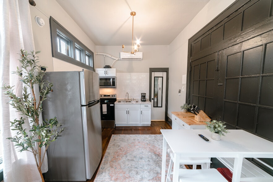 More Photos Of 207 Michigan Ave, Mobile Multifamily For Sale