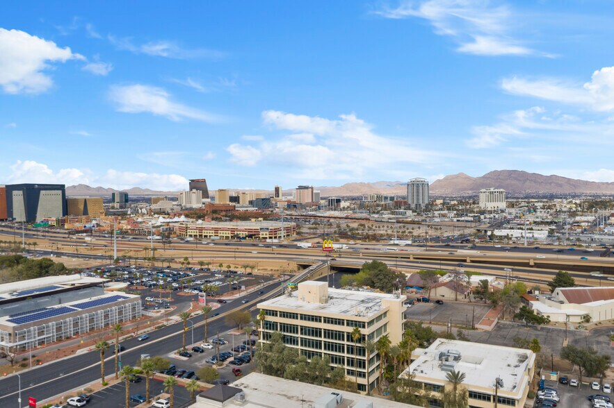 More Photos Of 1701 W Charleston Blvd, Las Vegas Medical For Lease
