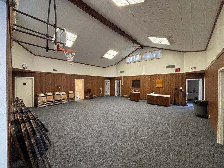 More Photos Of 1514 1st Ave, Belle Plaine Religious Facility For Sale