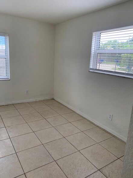 More Photos Of 1634 W 26th Ct, Riviera Beach Apartments For Sale