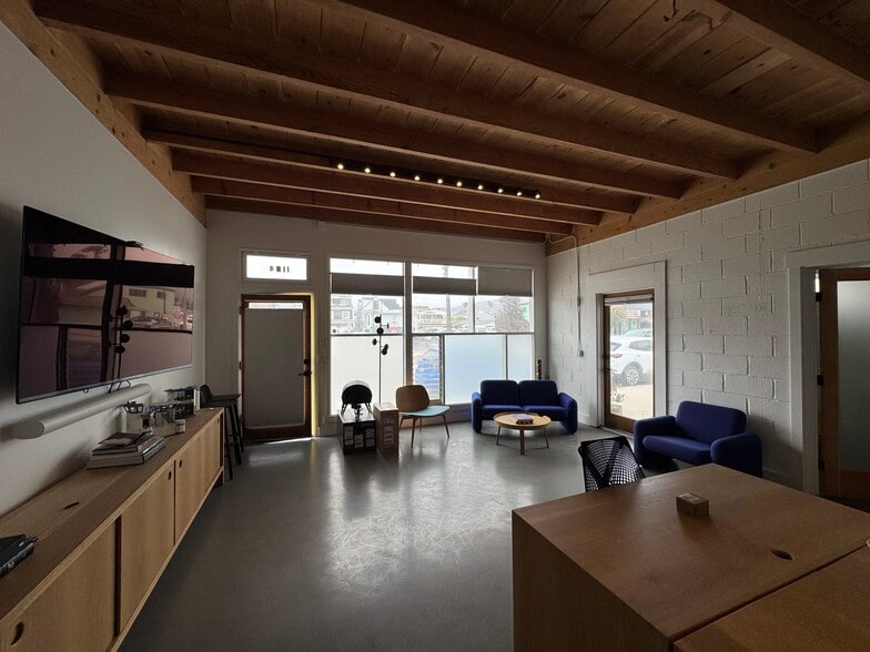 More Photos Of 1104-1106 S Seaward Ave, Ventura Storefront For Lease