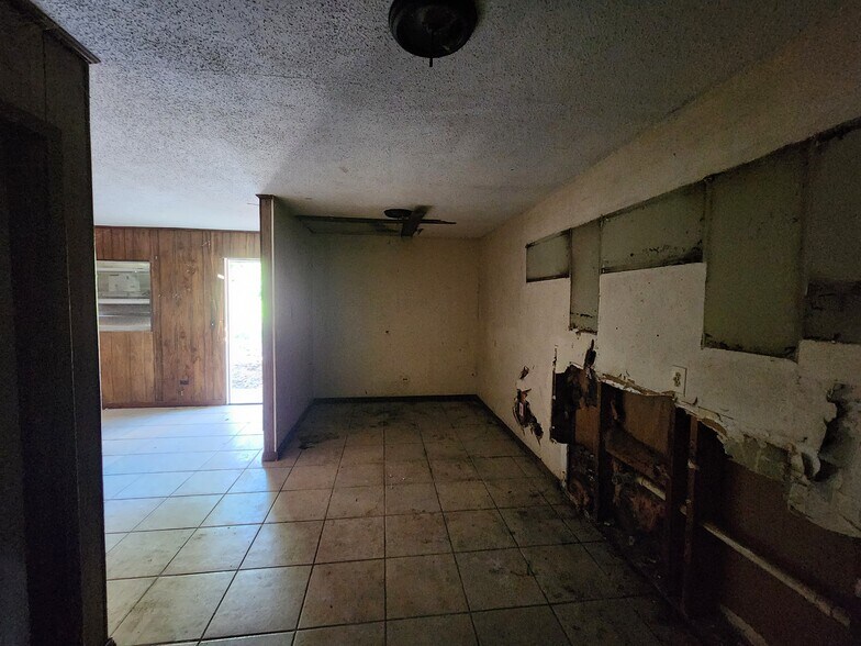 More Photos Of 3101 W Mallory St, Pensacola Apartments For Sale